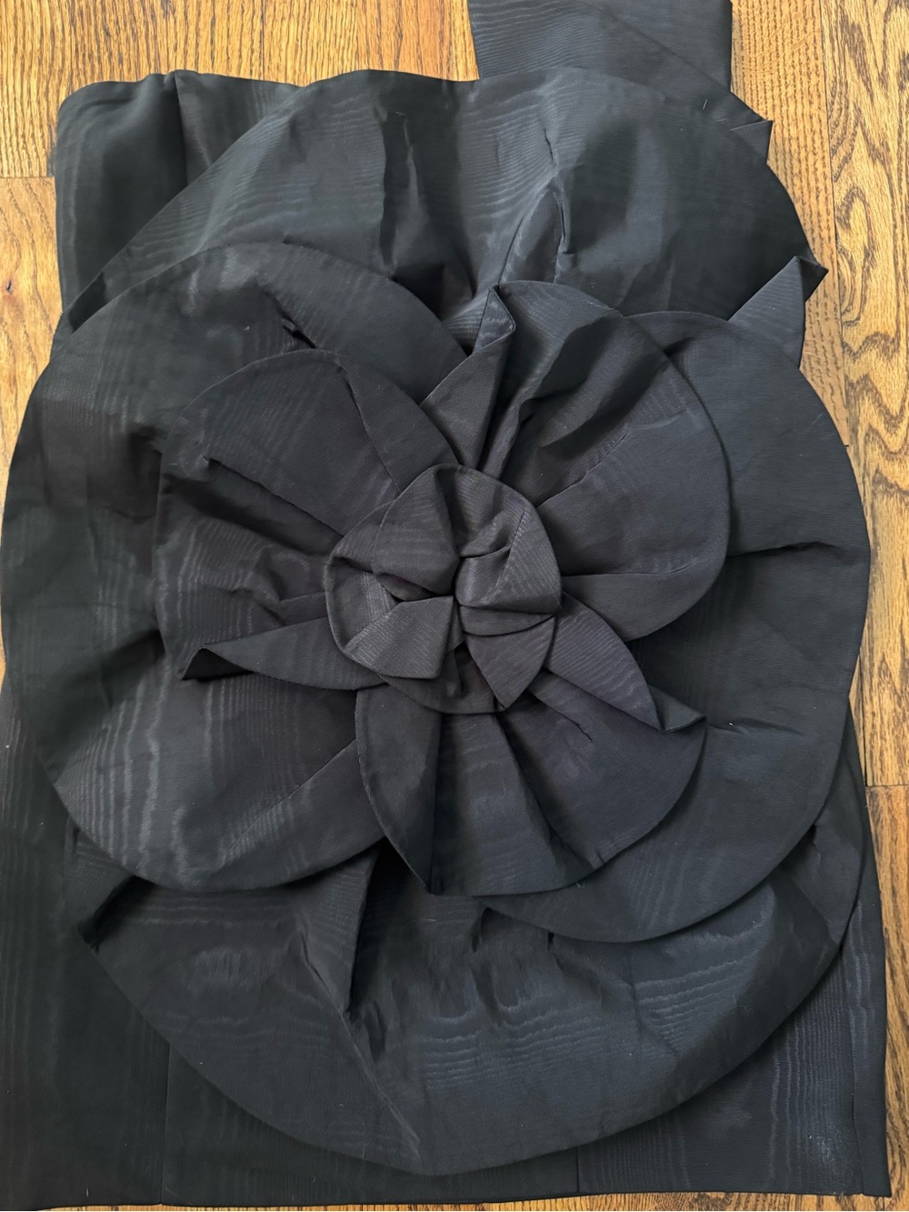 Free People Bardot Black 3D Floral Rosette One Shoulder Mini Dress NWT Size 8 - Picture 8 of 13
